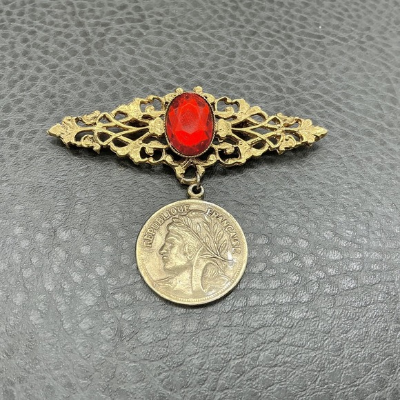 Vintage Filigree Brooch Red Glass Cabochon Dangle French Coin Pin Brass Tone 2" - Picture 2 of 7